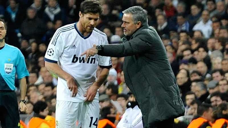 Xabi Alonso Jose Mourinho 01