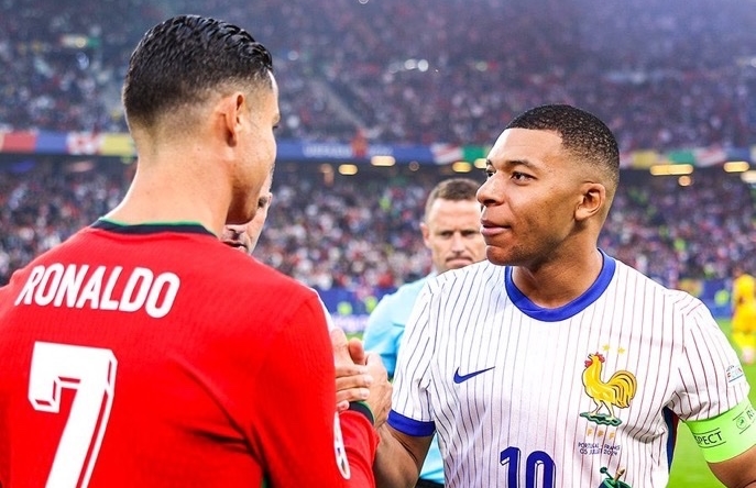 Kylian Mbappe Cristiano Ronaldo 03