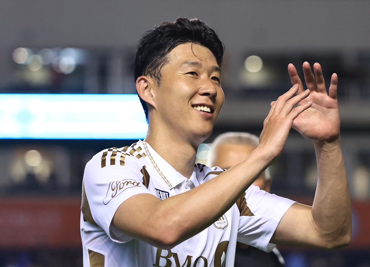 Son Heung-min 01
