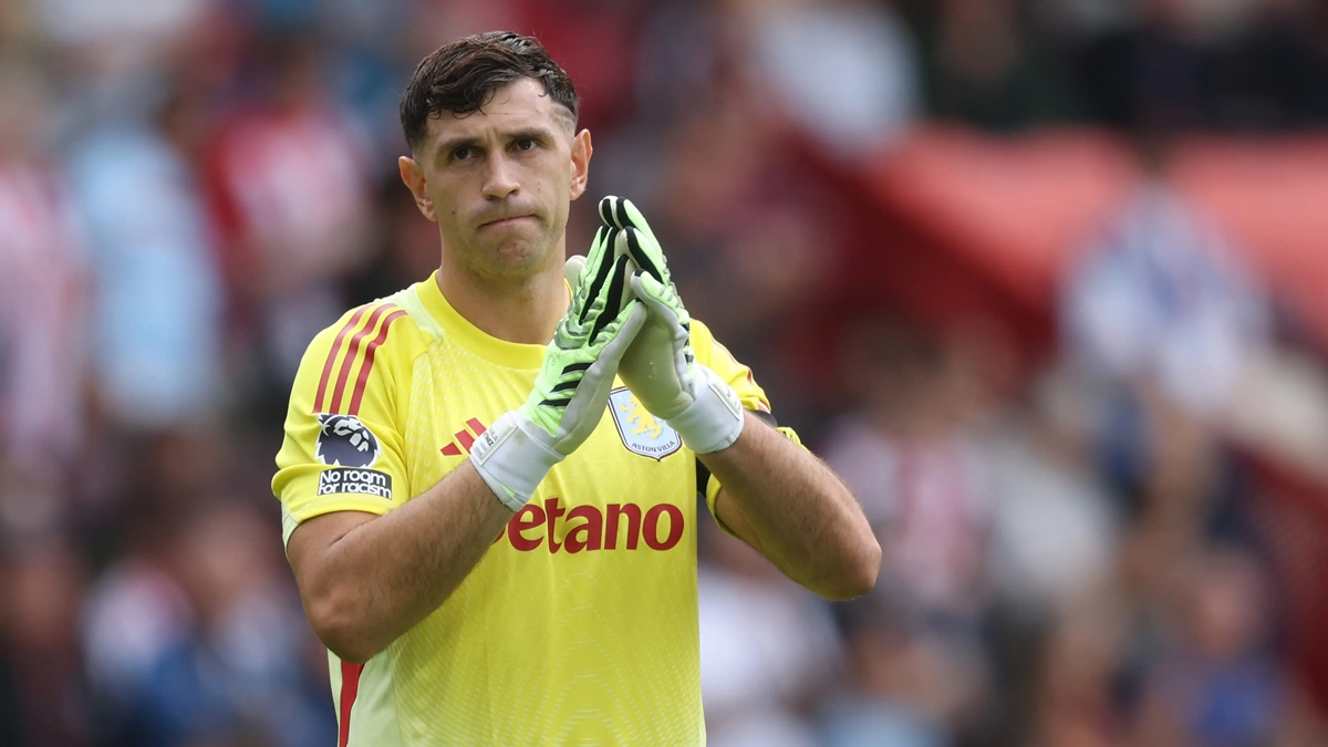 Emiliano Martinez 02