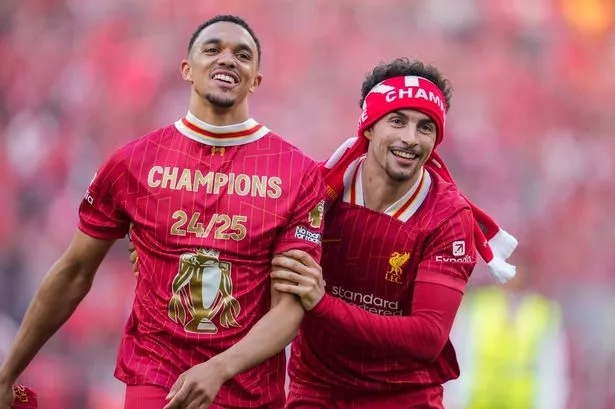 Trent Alexander-Arnold Curtis Jones 01