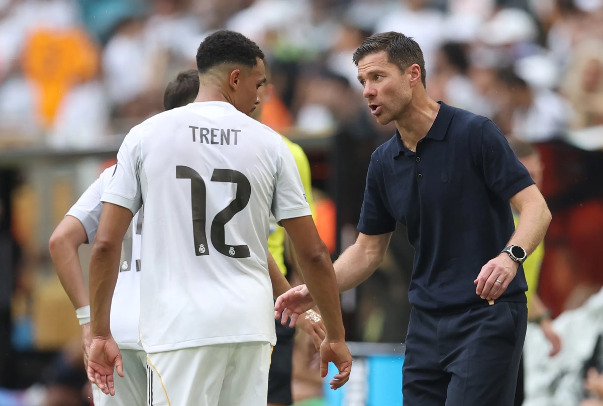 Xabi Alonso Alexander-Arnold 01