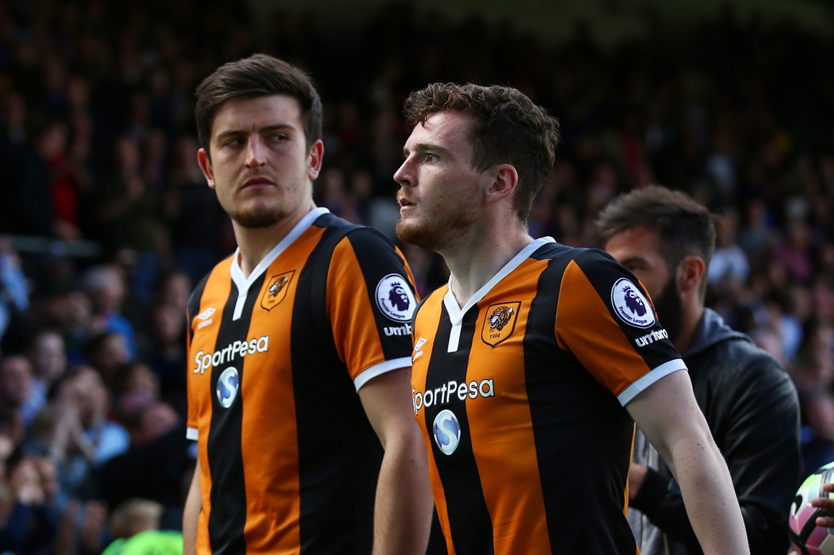 Andy Robertson Harry Maguire 01