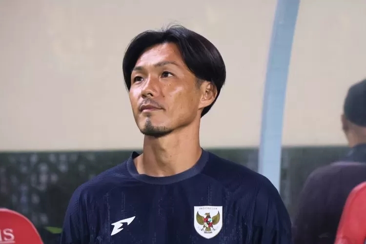 Akira Higashiyama 01