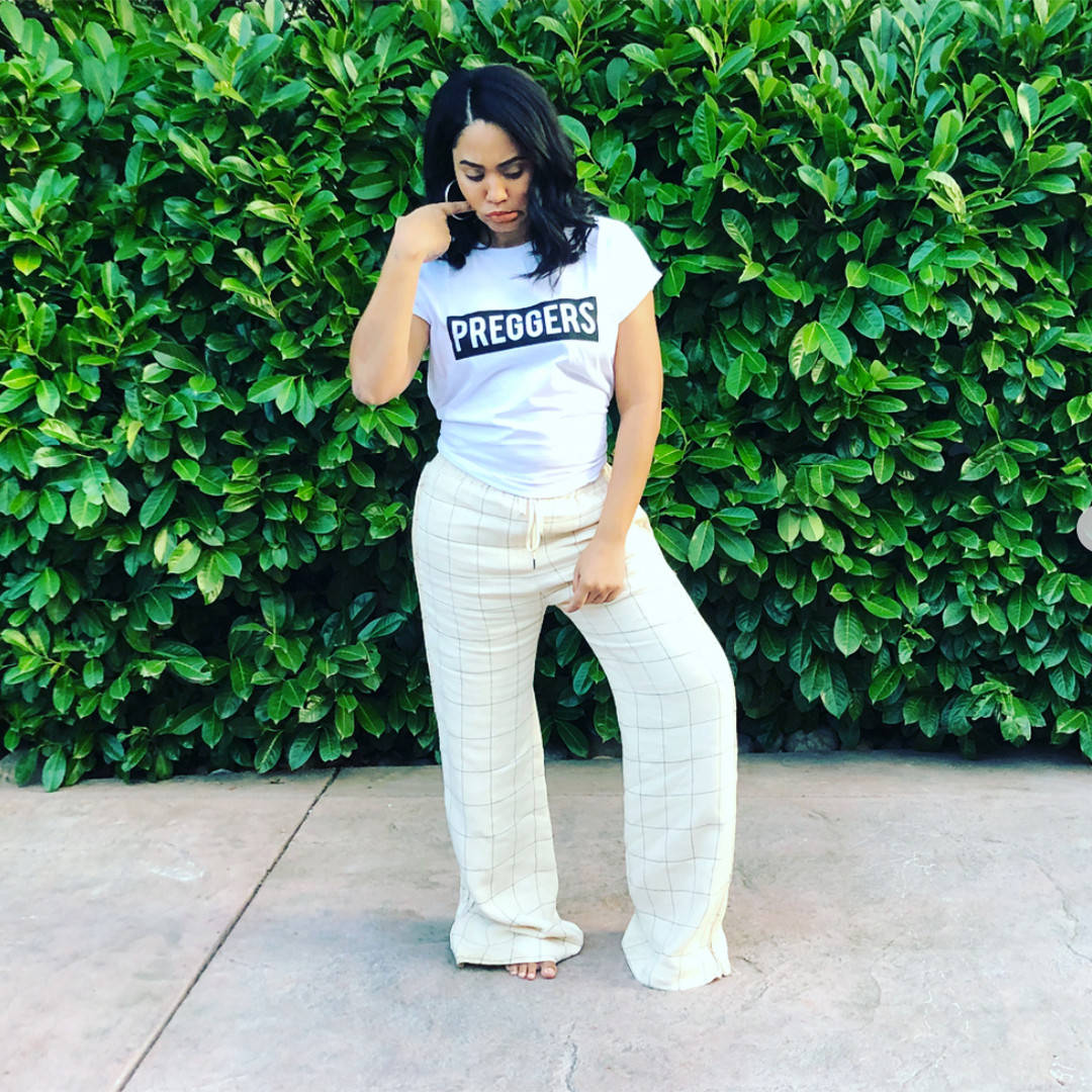 rs_1080x1080-180202101805-1080-ayesha-curry-pregnant-third-child