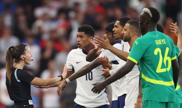 England-vs-Senegal-622094