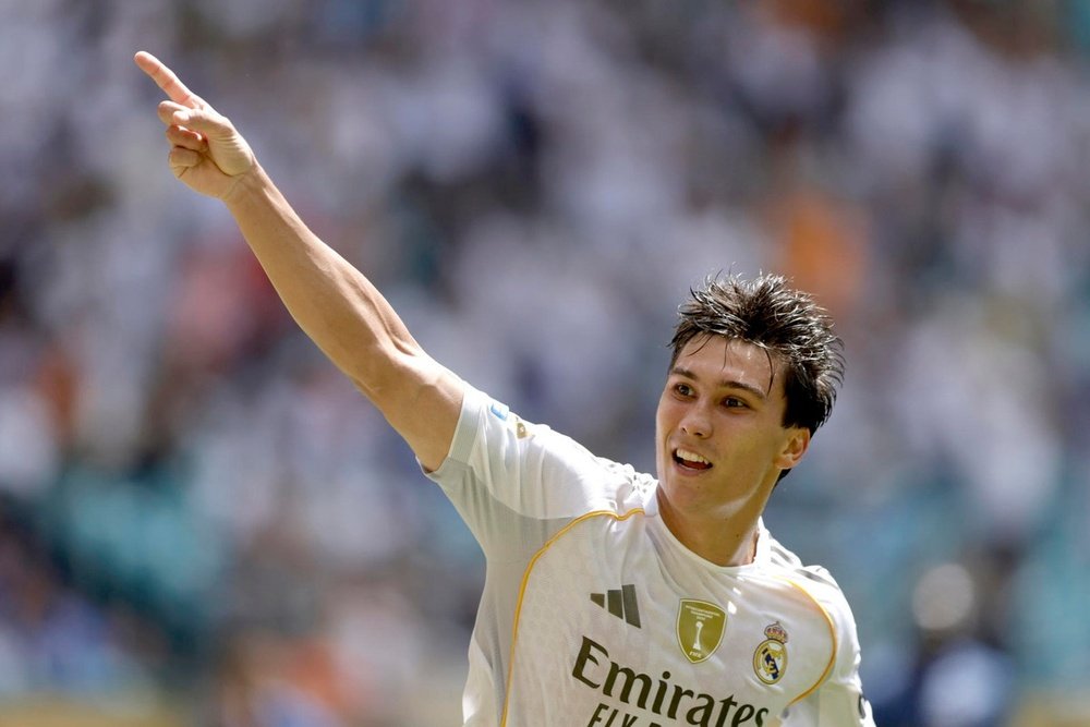 gonzalo-garcia-celebra-el-1-0-senalando-a-la-grada-en-el-real-madrid-al-hilal-del-mundial-de-clubes-2025--efe-andre-coelho