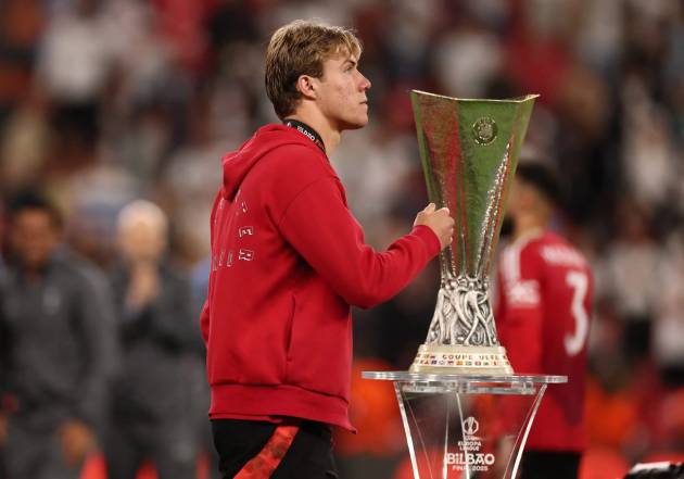 2025-05-21T213100Z_1114698997_UP1EL5L1NRMPU_RTRMADP_3_SOCCER-EUROPA-TOT-MUN-REPORT-scaled