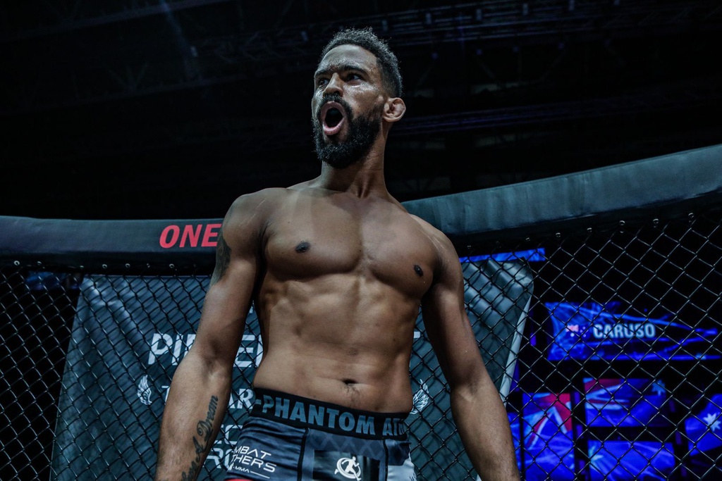 UFC-ONE-06