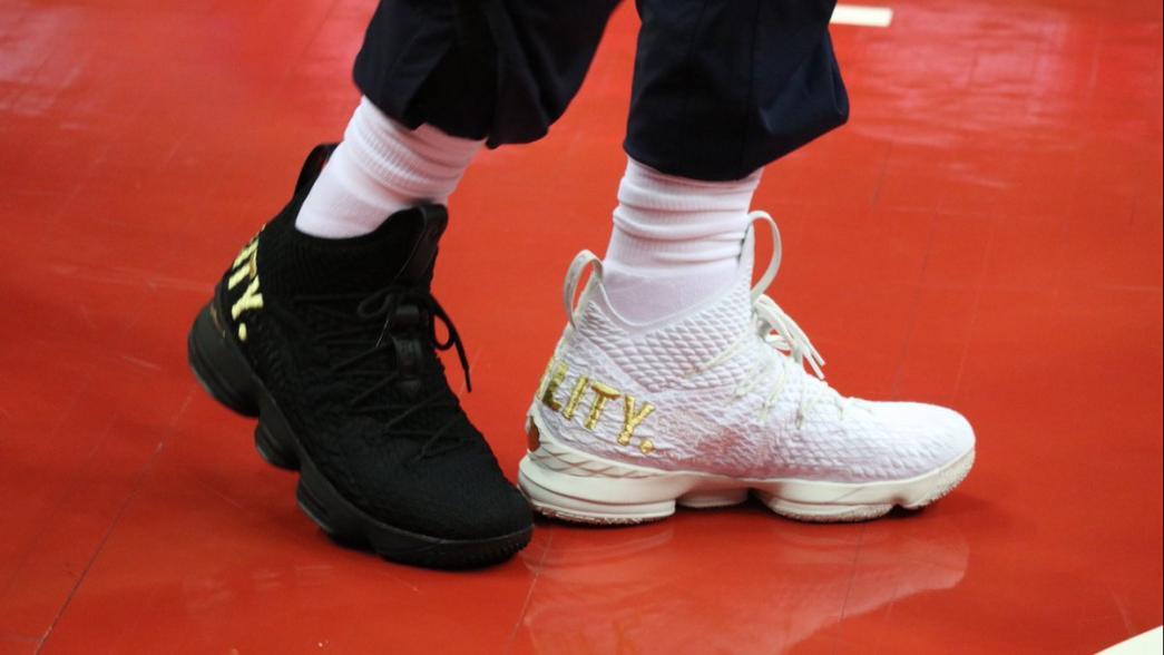 lebron-shoes-1338-5a685910b08f1