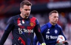 Tom Heaton gia hạn hợp đồng với MU
