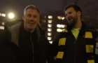 Carragher đi bộ cùng fan Dortmund đến Etihad, tạo nên khoảnh khắc hỗn loạn thú vị