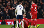 Xavi Simons xin lỗi Van Dijk sau thẻ đỏ ở trận thua của Tottenham trước Liverpool