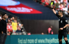 Trọng tài Stuart Attwell bắt chính trận Arsenal vs Palace ở tứ kết Carabao Cup