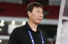 HLV Kim Sang-sik lý giải chiếc áo may mắn và vụ Đình Bắc ăn táo