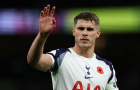 Tottenham treo giá kỷ lục thế giới cho Van de Ven