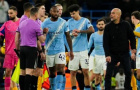 Pep mỉa mai màn ra mắt của trọng tài dù Man City chiến thắng