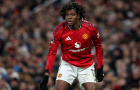 Neville bất ngờ khi 'wing-back trung bình' của MU lột xác