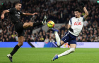 Tottenham ngược dòng ngoạn mục từ khoảnh khắc thiên tài của Solanke