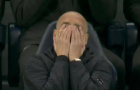Pep Guardiola ôm mặt thất vọng vì sự vô duyên của Haaland