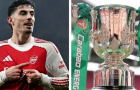 Havertz chỉ tay lên logo Arsenal sau khi loại Chelsea ở phút 97