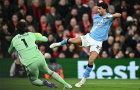 Fan Liverpool sỉ vả Alisson sau sai lầm trước Man City