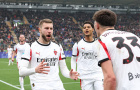 Thắng nghẹt thở Cremonese, AC Milan bám đuổi Inter