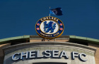 Đối thủ phẫn nộ khi Chelsea thoát trừ điểm