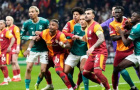 CĐV Galatasaray tạo 'biển lửa' chào đón đội nhà tại Liverpool