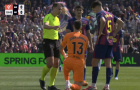 Thủ môn Barca trấn an CĐV sau chấn thương thót tim