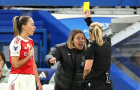 Cầu thủ Arsenal phạm lỗi, HLV Chelsea lại bị đuổi