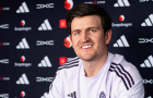 CHÍNH THỨC: Harry Maguire giảm lương để gia hạn với Man Utd
