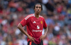 Huyền thoại giục Man United đẩy đi Leny Yoro