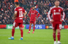 Fan Liverpool phẫn nộ khi Slot thay Joe Gomez sau 23 phút