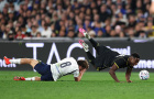 Cầu thủ Chelsea nổi giận vì cú xoạc bóng của Gallagher