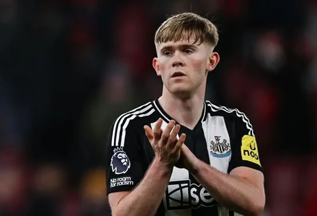 Jenas: Gia nhập MU là bước đi tuyệt vời cho Lewis Hall