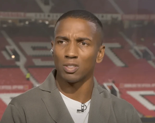 Ashley Young buồn bã khi thấy Welbeck gia nhập Chelsea