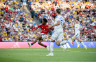 Zirkzee bùng nổ, Man Utd nhọc nhằn hạ gục Leeds trên chấm luân lưu