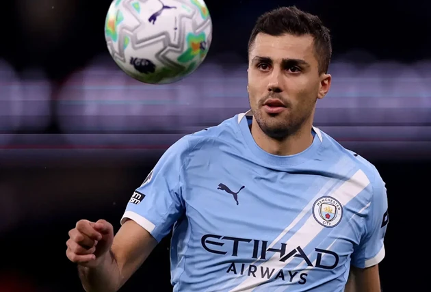 Man City gạt phắt Barca vụ Rodri để đòi 80 triệu euro
