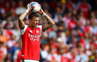 Arsenal sẽ bán Ben White nếu chiêu mộ thành công Konsa