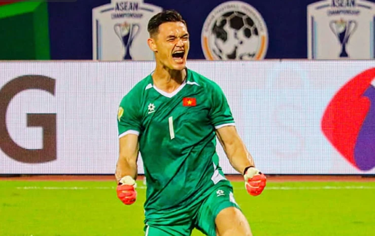 Lê Giang Patrik hóa 'lá chắn thép' trong khung gỗ tuyển Việt Nam
