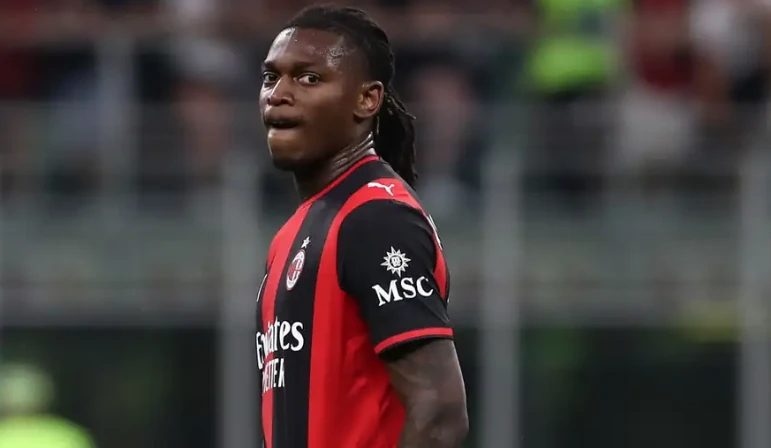 Chelsea được chào mời mua Rafael Leao từ AC Milan