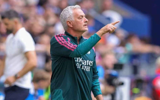 Mourinho khẳng định trở lại Real Madrid như được về nhà