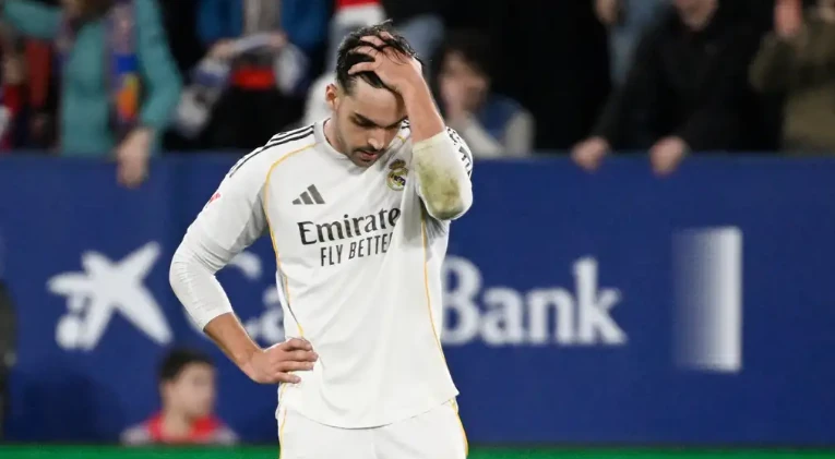 Mourinho gạch tên Raul Asencio khỏi kế hoạch của Real