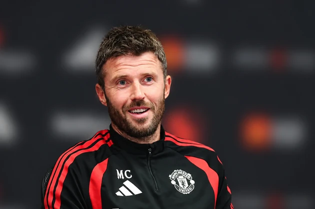Carrick gọi nhận định MU khởi đầu dễ dàng là nực cười