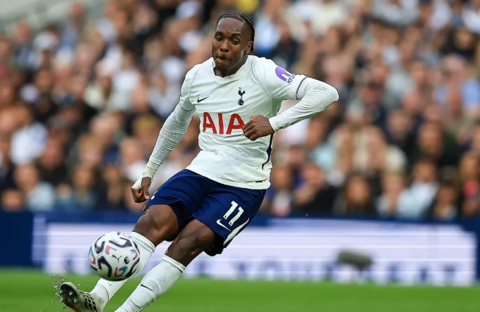 Khoảnh khắc thảm họa của Mathys Tel khiến CĐV Tottenham phẫn nộ