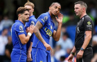 Trọng tài Michael Oliver mất liên lạc trong trận Chelsea thắng Brighton