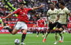 Fan bất bình vì VAR bỏ qua lỗi chạm tay của Harry Maguire