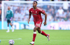 Gary Neville chê Ryan Gravenberch hay tàng hình trên sân