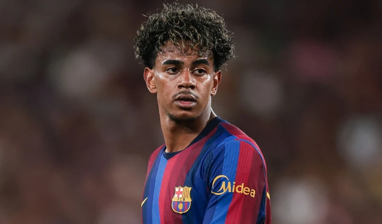 Lamine Yamal vắng mặt ở buổi tập trước thềm trận đấu Valencia